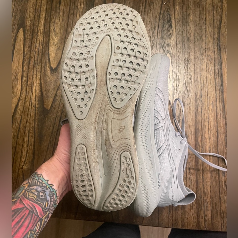 ASICS Nimbus 25